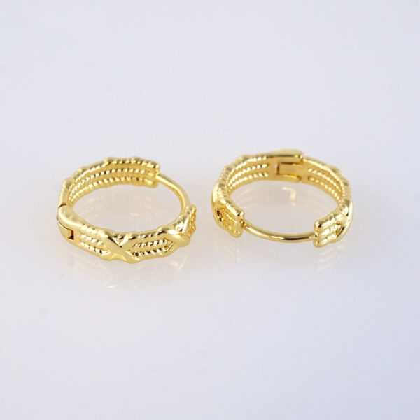 Aretes de Acero Inoxidable Bañados en Oro 14K – EA5968 - Imagen 2