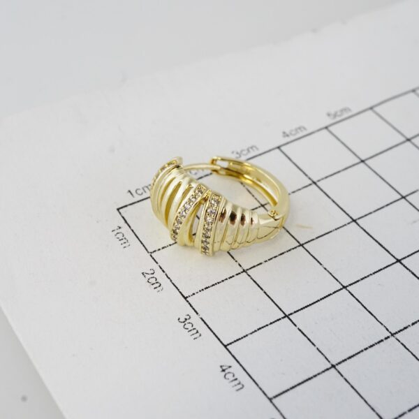 Aretes de Acero Inoxidable Bañados en Oro 14K – EA20191 - Imagen 3