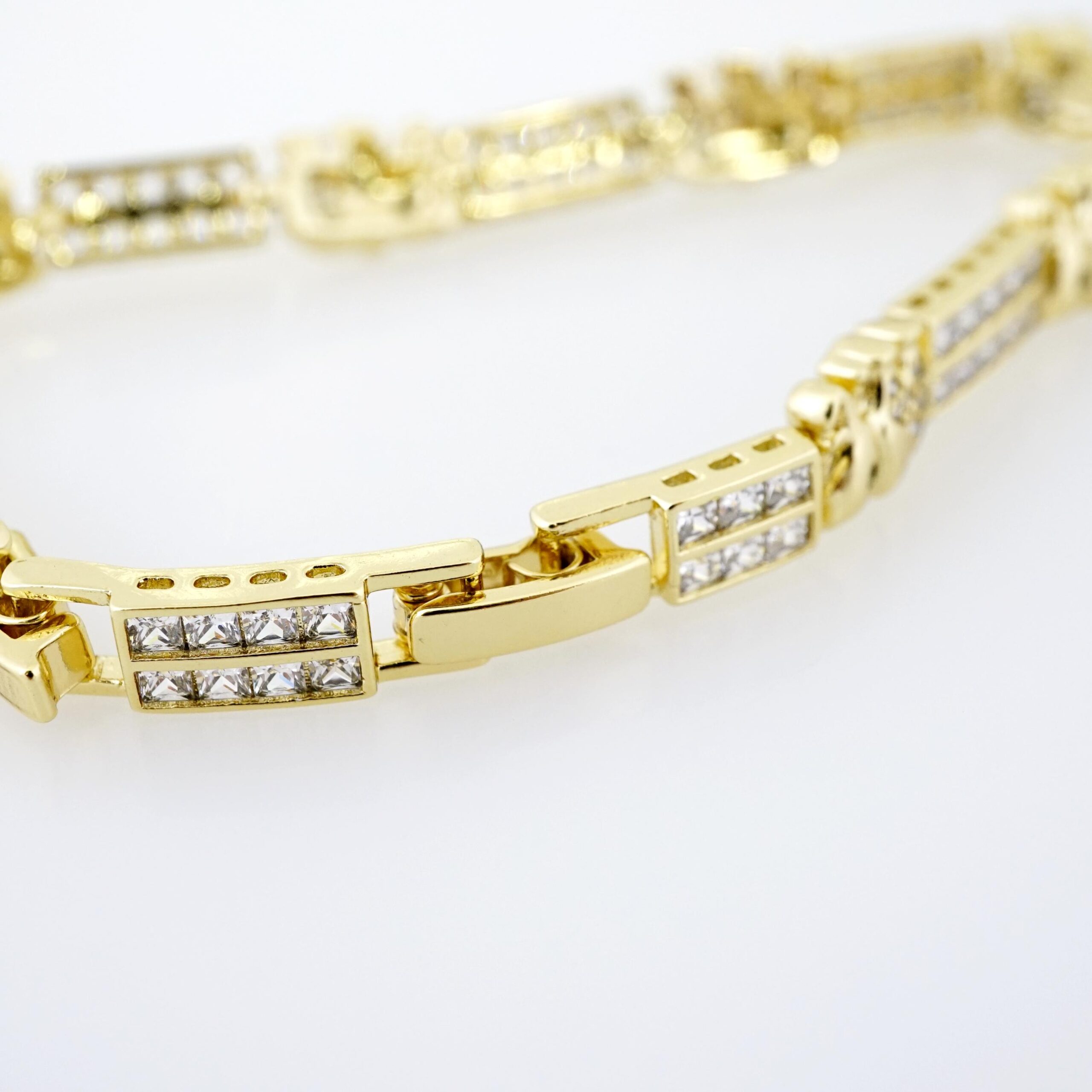 Brazalete de Acero Bañada en Oro 14k - BR0001 - Imagen 3