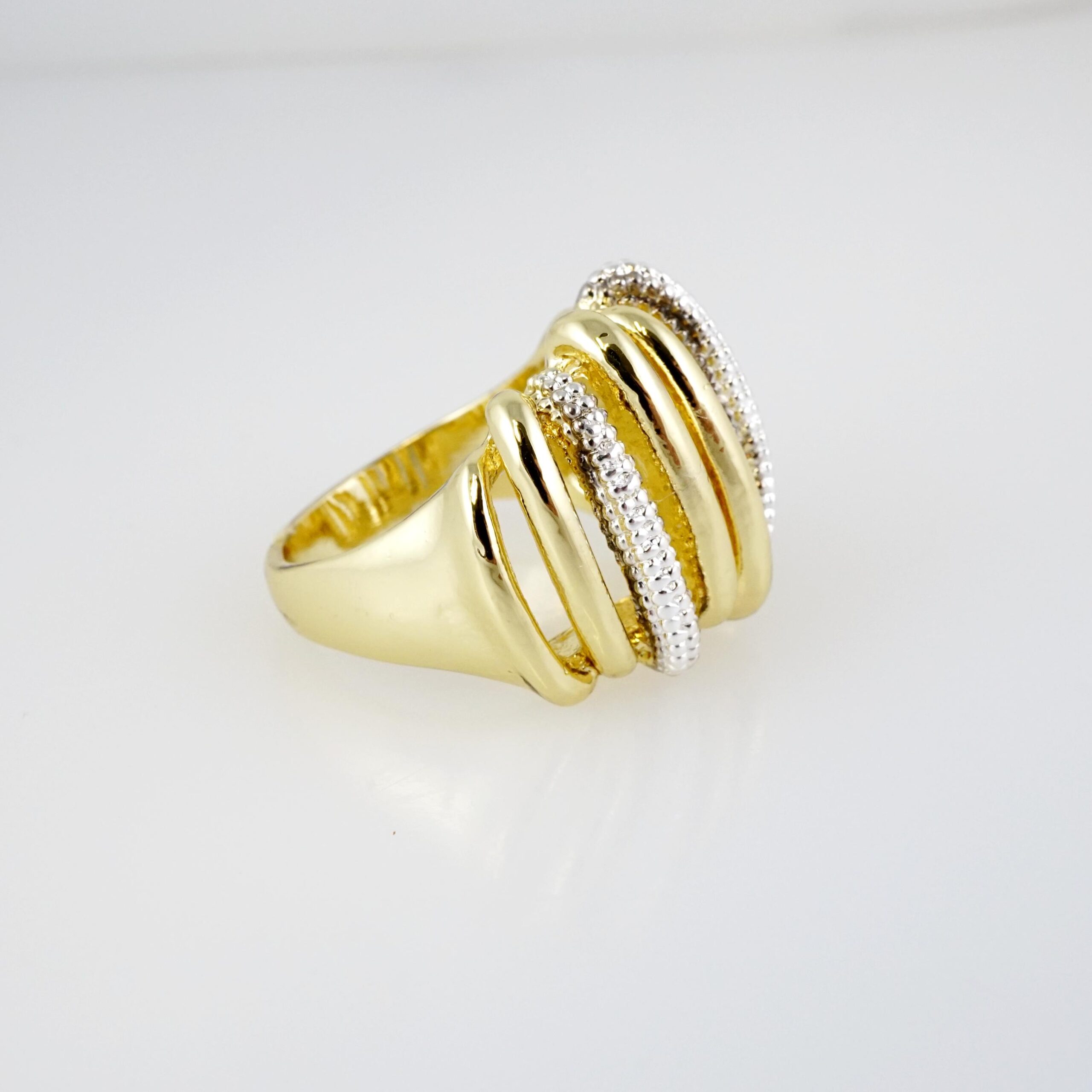 Anillo de Acero Inoxidable Bañado en Oro 14k - RG0064 - Imagen 2