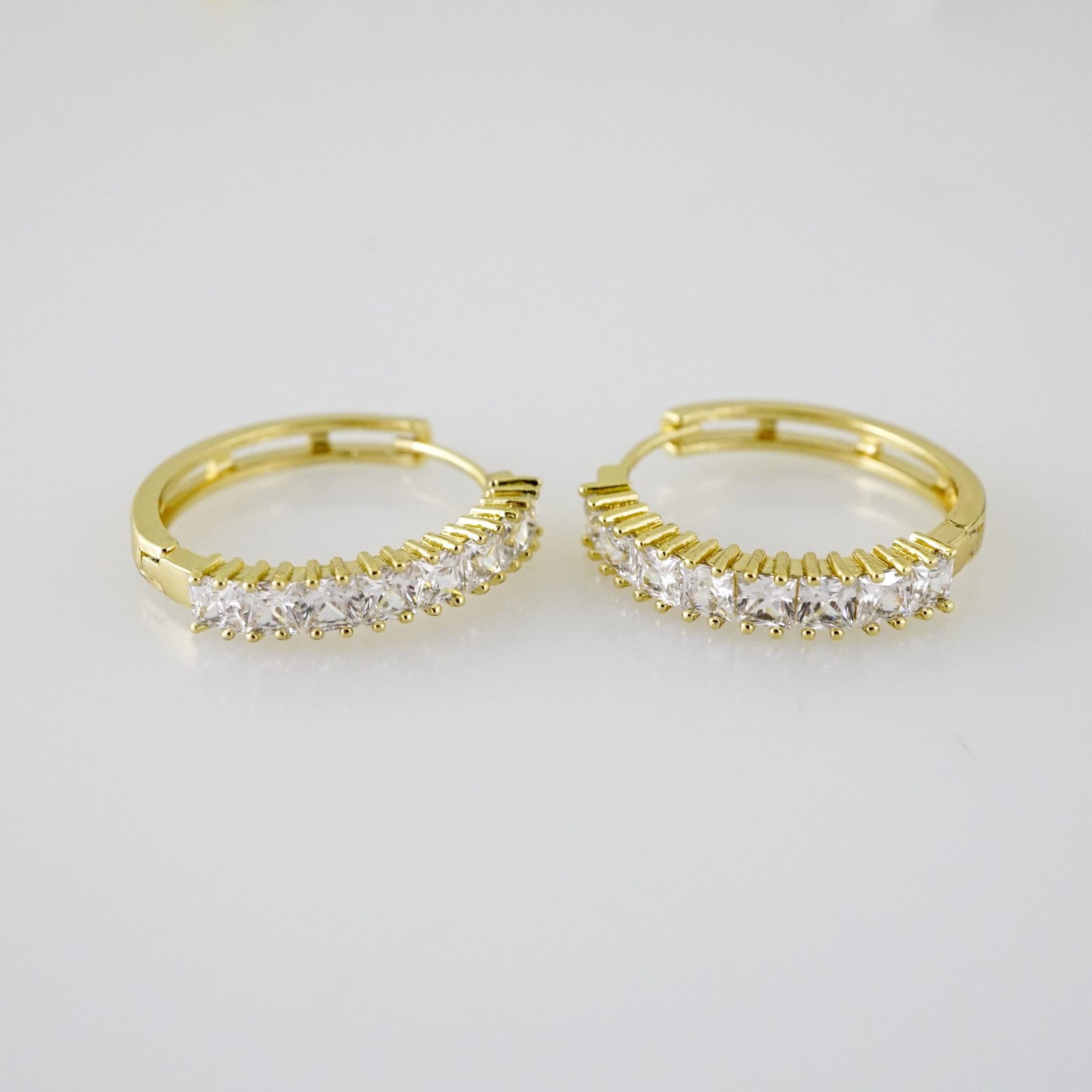 E2461 Earrings - Aretes - Zircon Stone - 14K Real Color